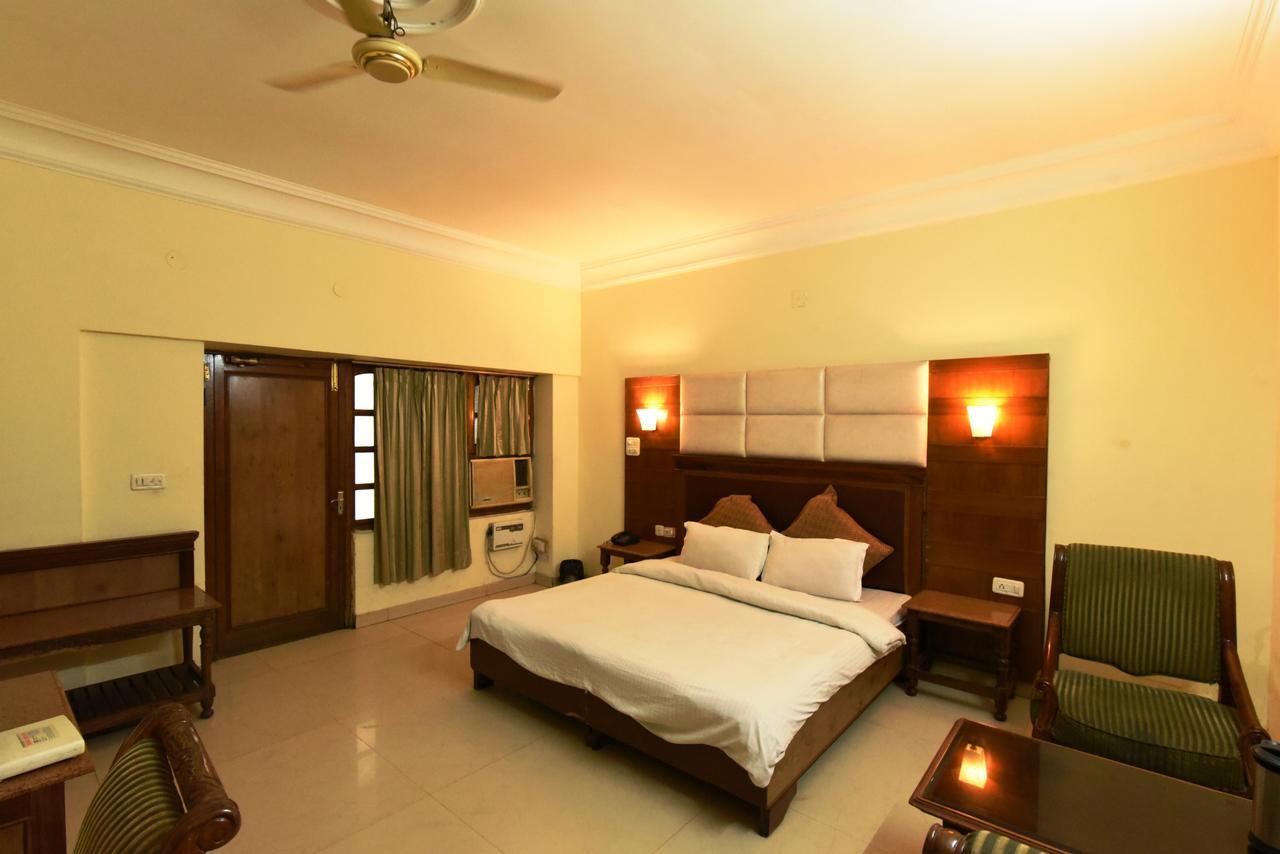 Hotel Shiraz Castle Amritsar Exterior photo