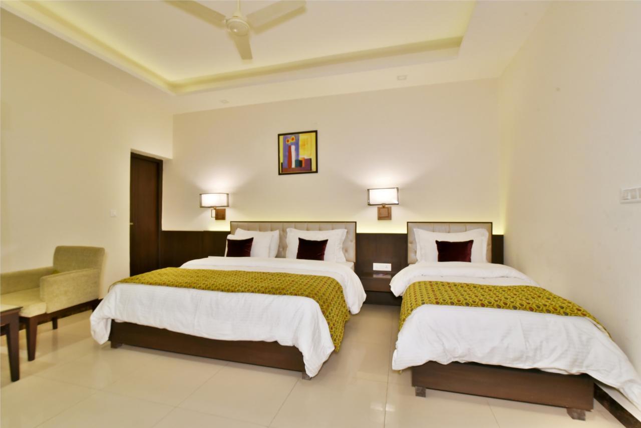Hotel Shiraz Castle Amritsar Exterior photo
